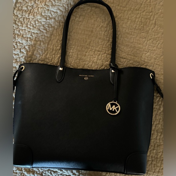 Michael Kors leather handbag - Picture 2 of 7